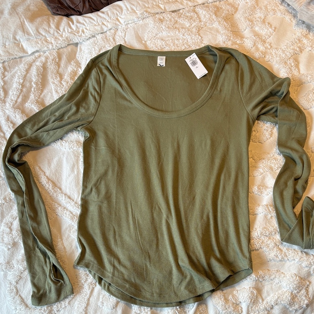 Old Navy Sage Long Sleeve Women's Tee